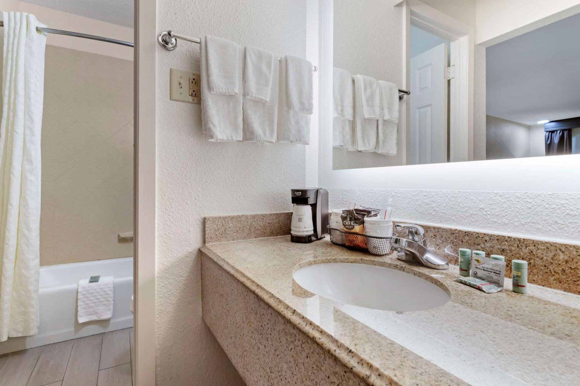 Best Western Of Alexandria Inn & Suites & Conference Center Exteriör bild